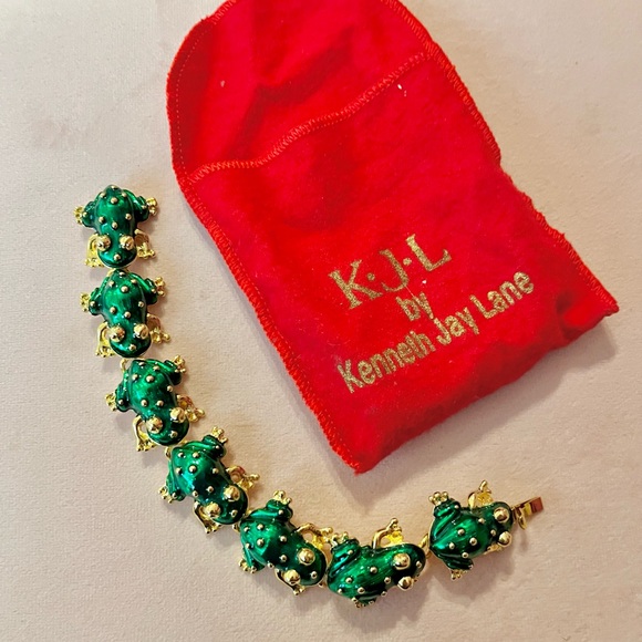 Kenneth Jay Lane Emerald Frog Bracelet with Gold Details - Picture 1 of 4